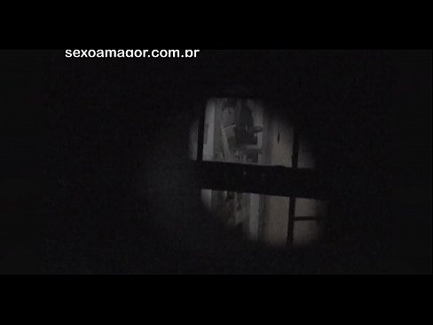 ❤️ Blondie dirakam video secara rahsia oleh intip kawasan kejiranan yang tersembunyi di sebalik batu bata kosong seks super pada kami ms.xxxdl.ru ❌
